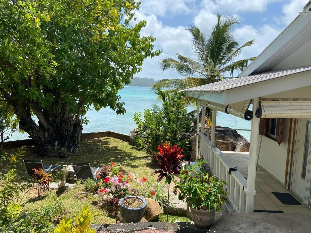 Coin D'or Anse Volbert Village